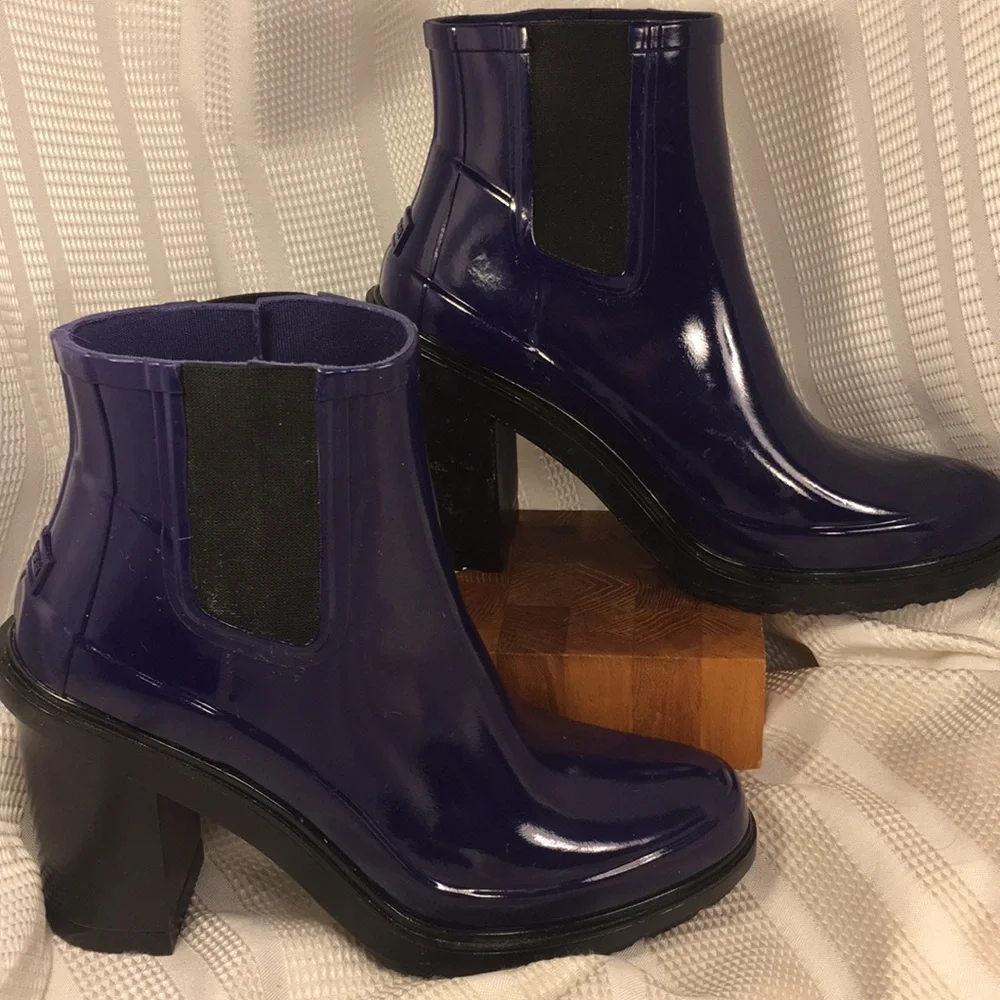 NWT RARE Hunter ankle 3”heel boots, tried on
